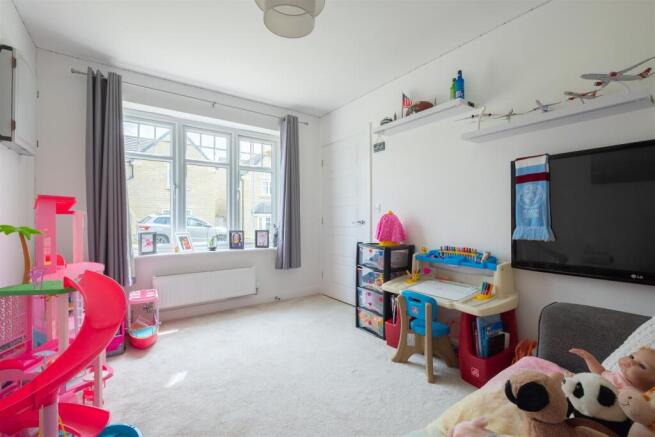4 bed Detached for sale Image 11