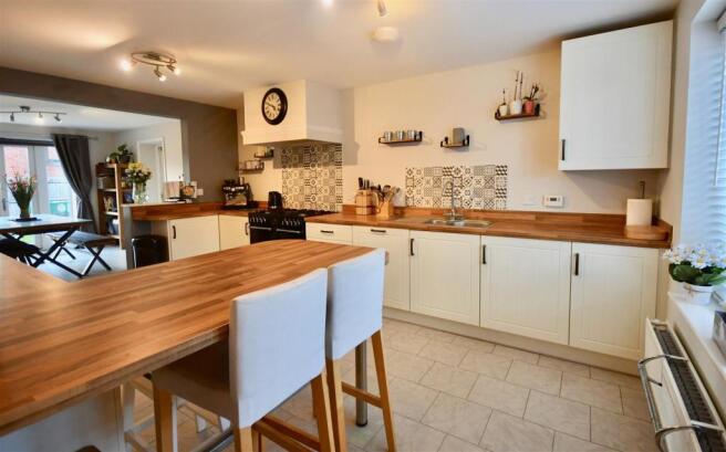 Kitchen/Dining Room