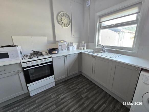 1 bed House Share to rent Image 6