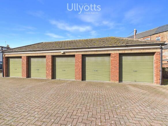 2 bed Penthouse for sale Image 12