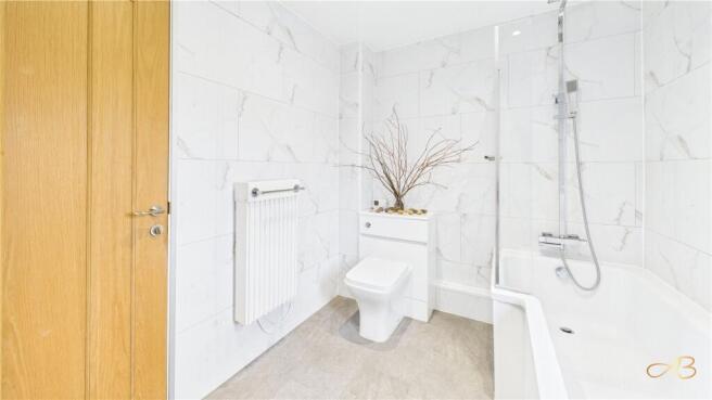 2 bed Apartment to rent Image 4