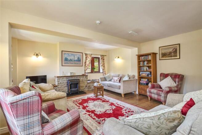 6 bed Detached for sale Image 5