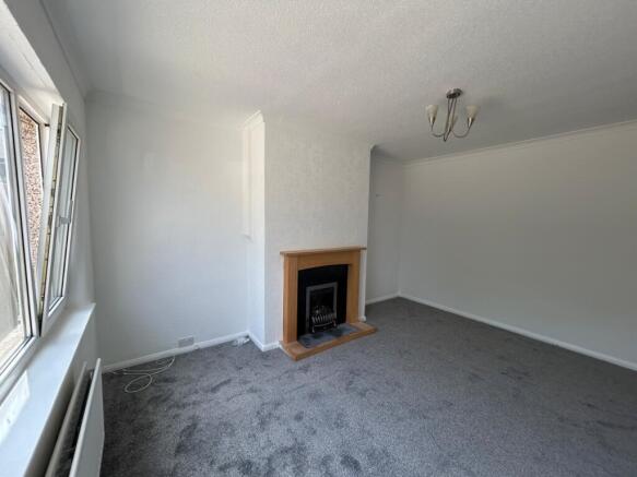 3 bed Semi-Detached to rent Image 8
