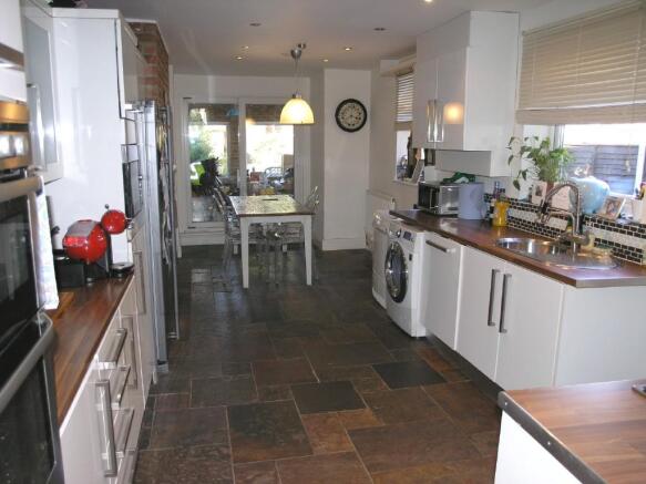 KITCHEN/FAMILY ROOM