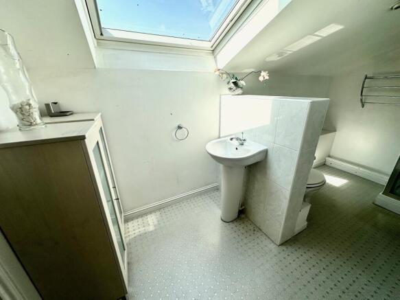 2 bed Apartment to rent Image 7