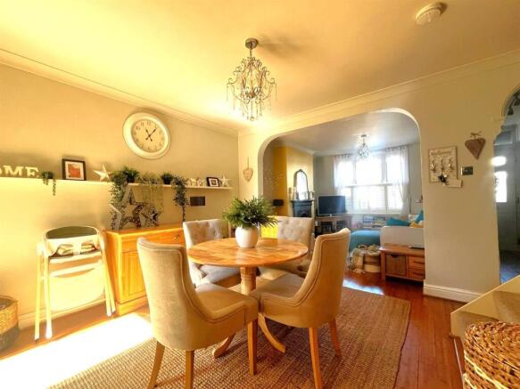 Dining room.jpeg
