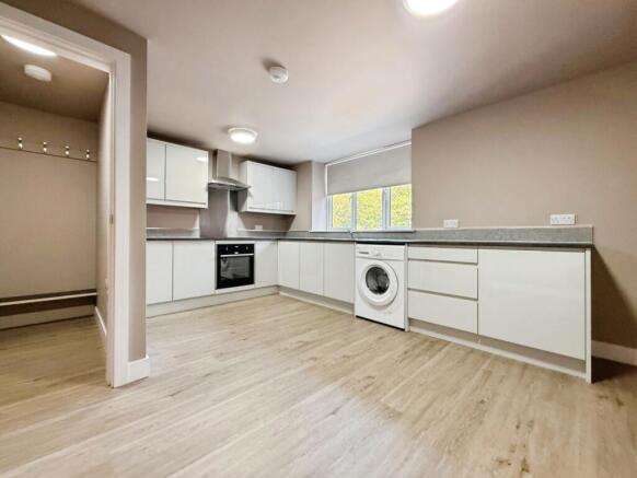 1 bed Apartment to rent Image 4