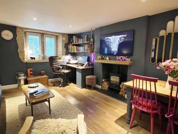 lounge 1.jpg