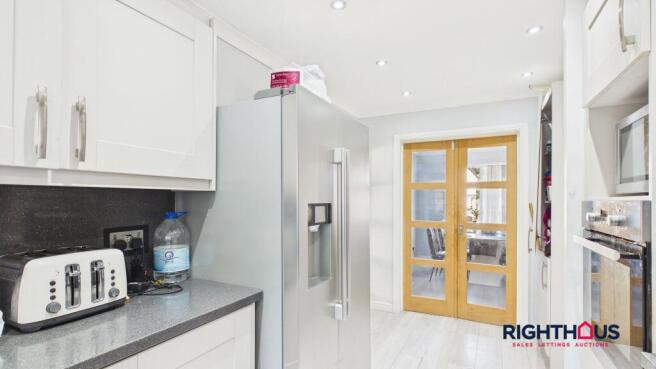4 bed Detached for sale Image 7