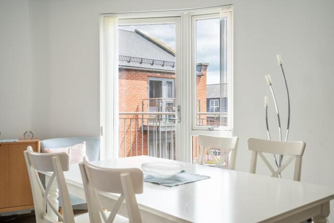 2 bed Apartment for sale Image 6