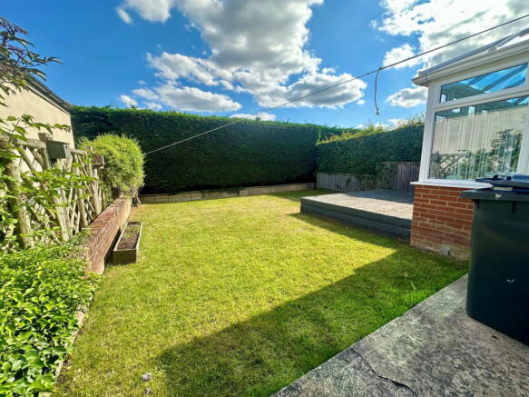 4 bed Detached to rent Image 11