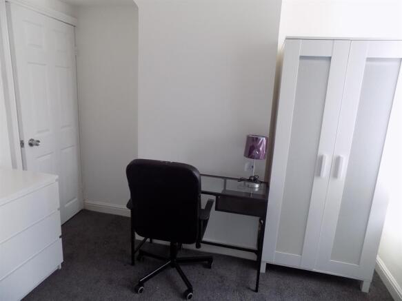 3 bed Private Halls to rent Image 11