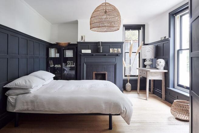 Dining Room/Bed 5