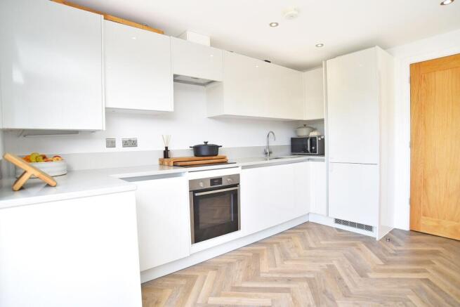 4 bed Semi-Detached for sale Image 4