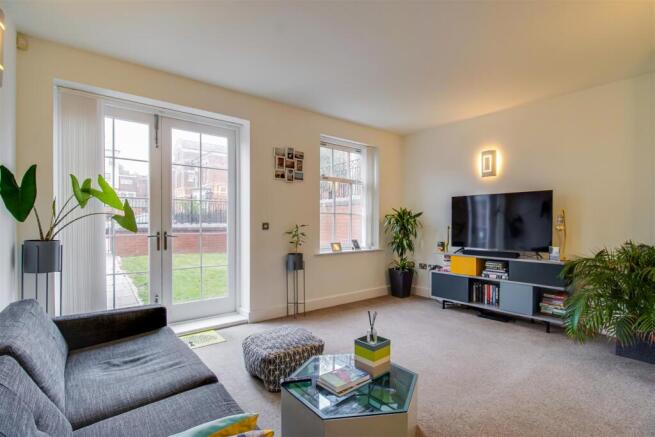 4 bed Town House for sale Image 5