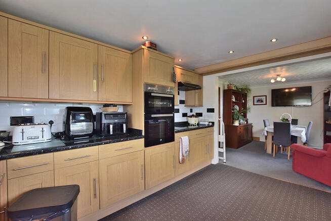 3 bed Detached for sale Image 9