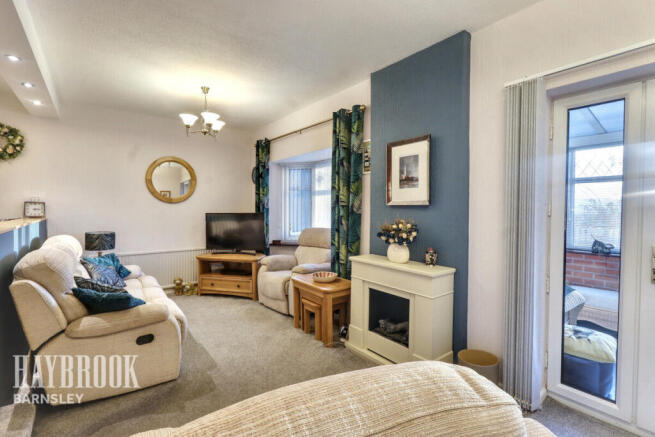 4 bed Detached for sale Image 9