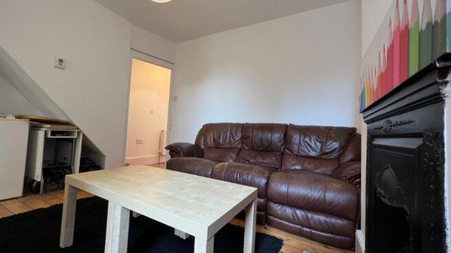 LOUNGE 1.jpg