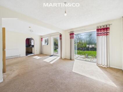 Hythe End Road, Wraysbury