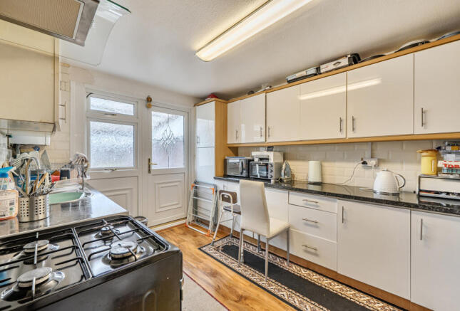 1409907-5-698db36...