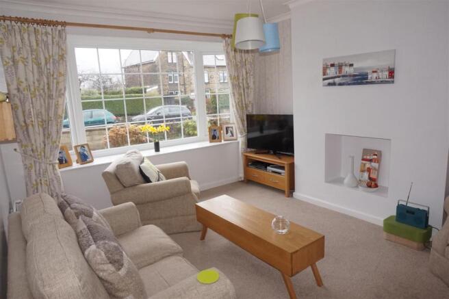 LOUNGE: