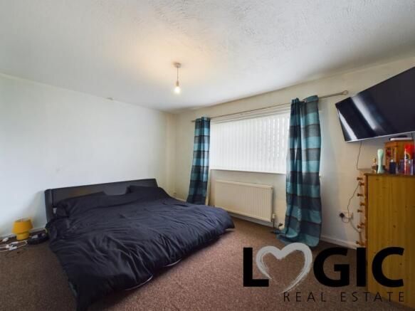 34 Huntwick Crescent  (12)