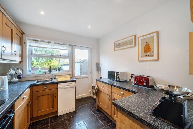 3 bed Terraced for sale Image 6