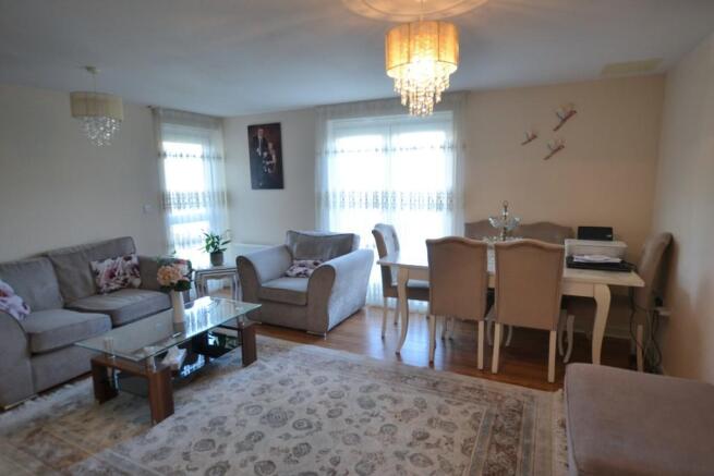 Lounge/Dining Room