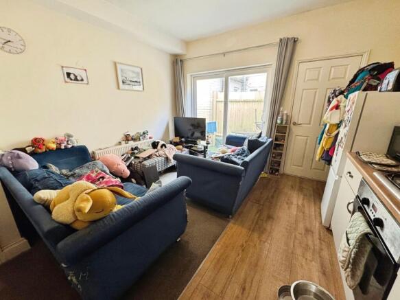 Lounge/Kitchen