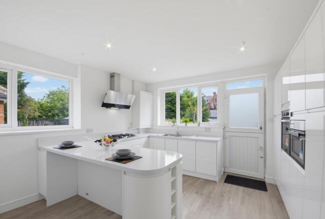 3 bed Bungalow for sale Image 4