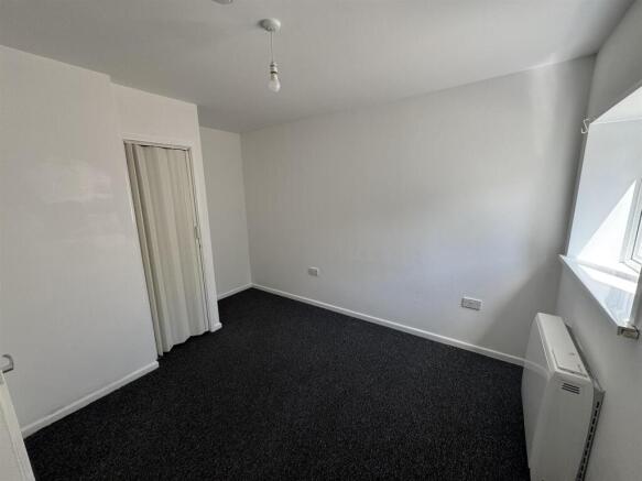 Bedroom (1/2)