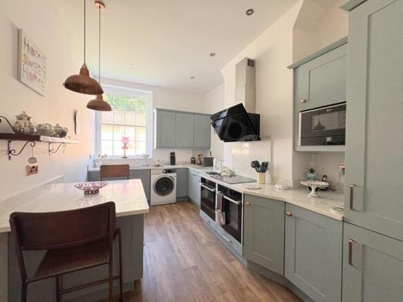 2 bed Apartment for sale Image 11