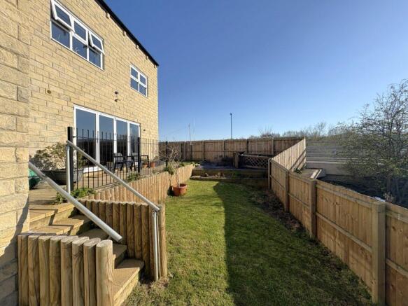 4 bed Detached for sale Image 5