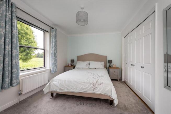 2 Chelsfield Close, TN11 0DW 015.jpg
