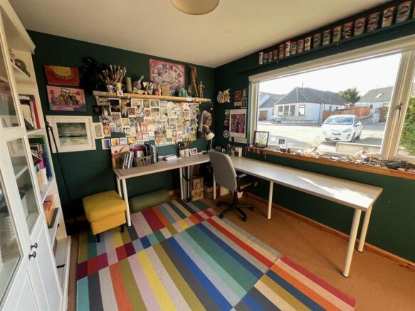 BEDROOM 2
