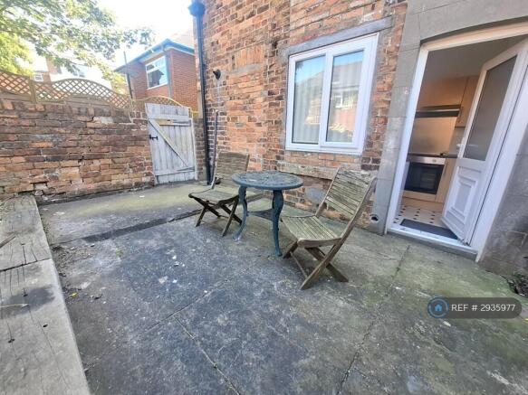1 bed House Share to rent Image 5