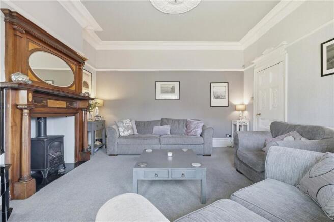6 bed Semi-Detached for sale Image 9
