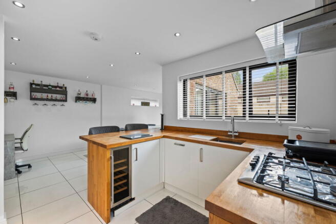 3 bed Detached for sale Image 9