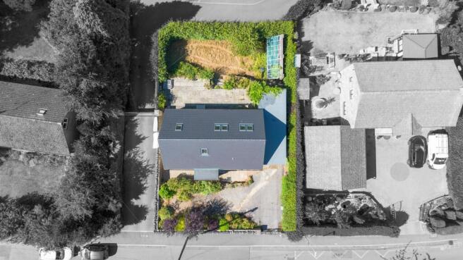 4 bed Detached for sale Image 3