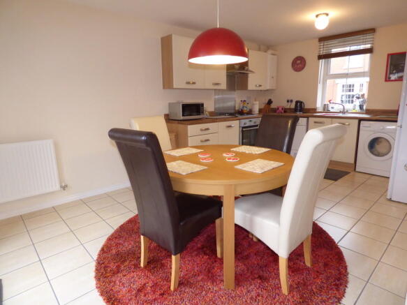 Fitted Dining Kit...