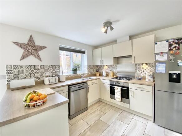 3 bed Detached for sale Image 5