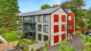 Flat 5, 38a Beach Breeze, The Avenue, Poole BH13 6FG