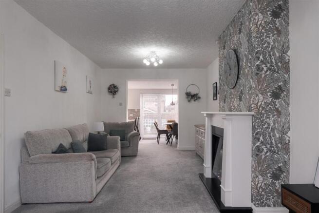 25 Strathnaver Avenue (1 of 18).jpg