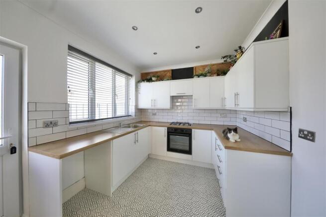 2 bed Semi-Detached for sale Image 7