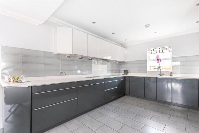 Kitchen/Breakfast Rm