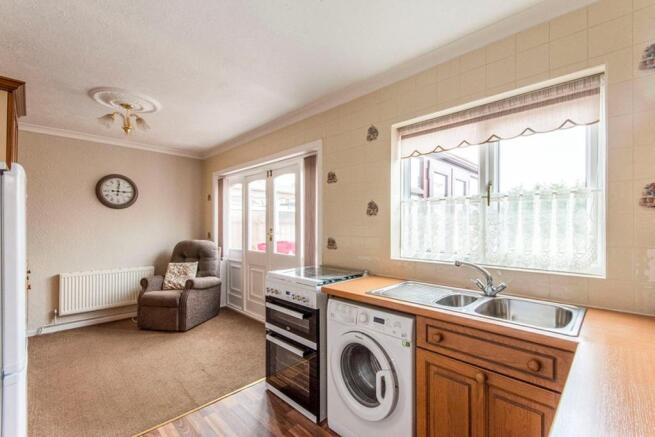 Kitchen / Dining Roo
