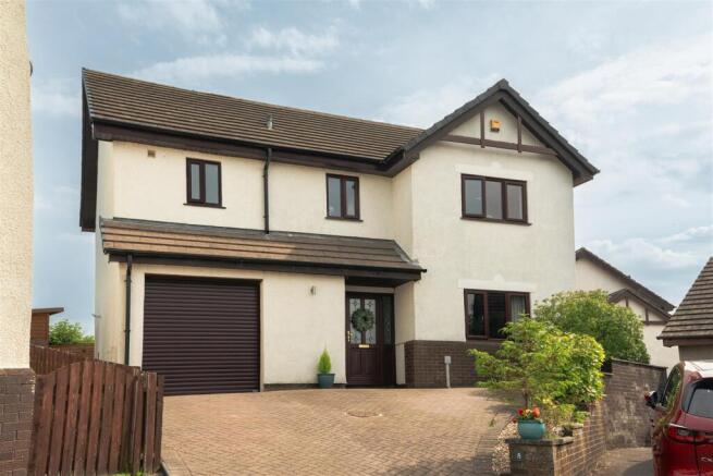 8 Levens Close (1 of 37).jpg