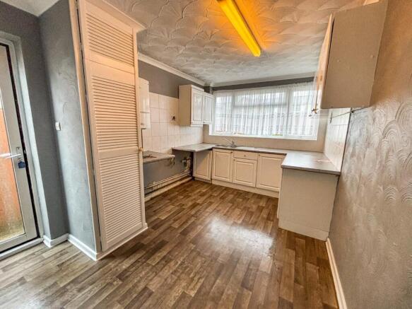 tlc_76056e69-72c9-40b5-85b4-ece9769f387a_3c6b15c.j