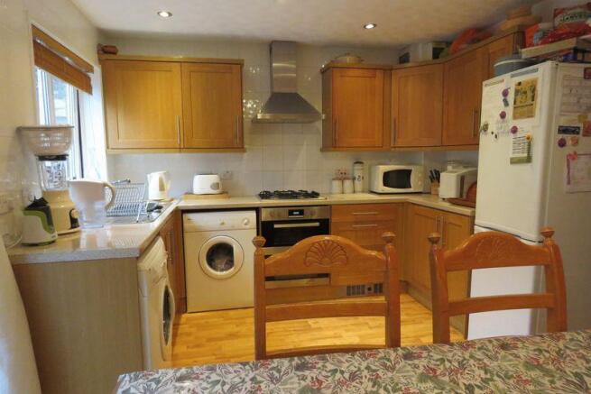 Kitchen / Dini...
