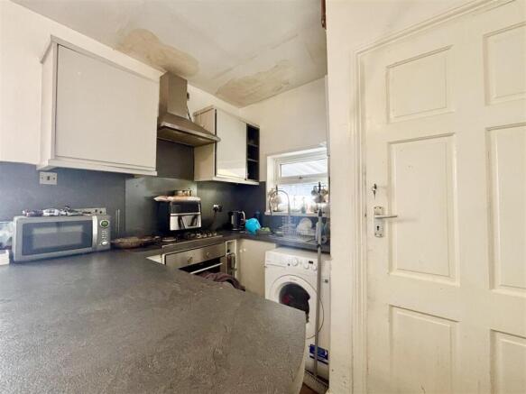 3 bed Semi-Detached for sale Image 5